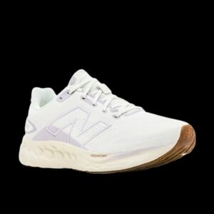New Balance Fresh Foam 680v8 Running Womens Size 6B Sea Salt Lavender Taro